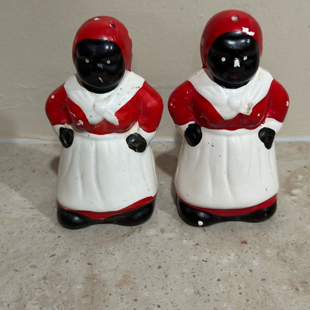 Vintage Porcelain Black Americana Salt & Pepper Shakers Rare - Red and White